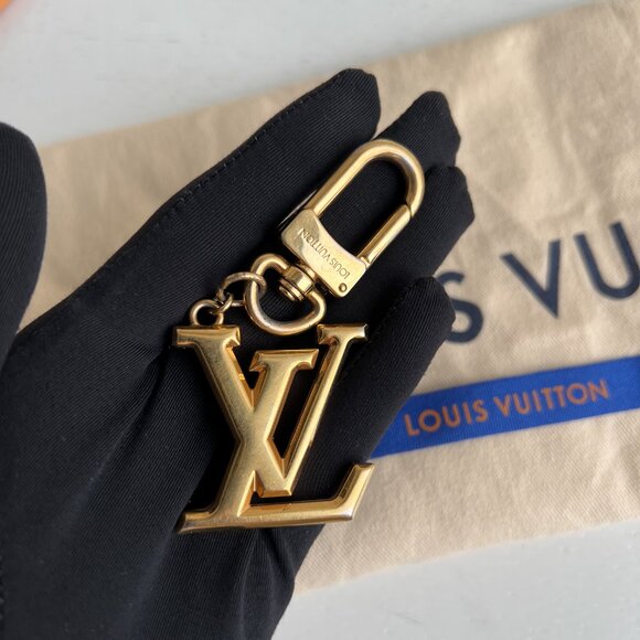 Authentic Louis Vuitton Keychain monogram gold B1025 - Picture 6 of 7